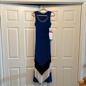 Elegant Blue Maxi Dress with Chevron Design